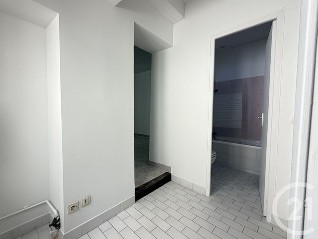 Appartement à louer - 2 pièces - 52.0 m2 - MONTARGIS - 45 - CENTRE - Century 21 Start Immo
