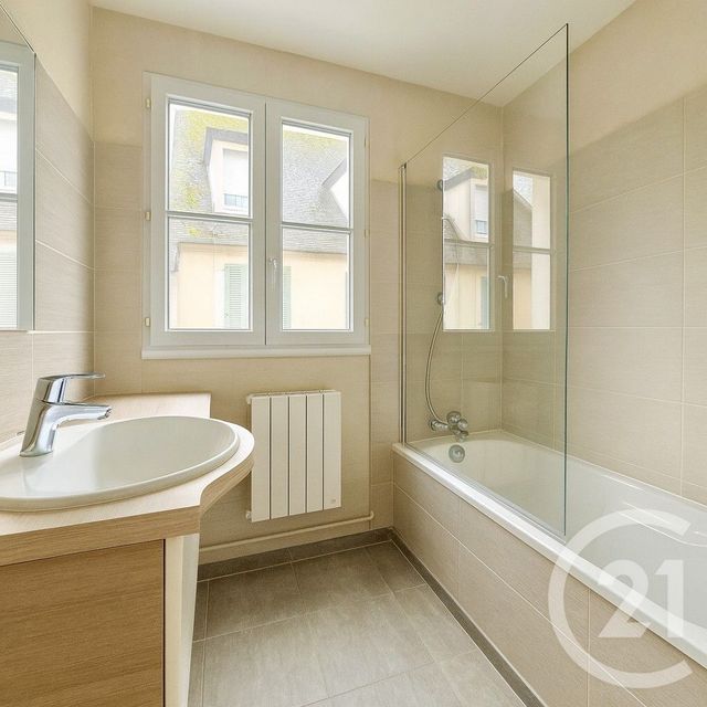 Appartement T3 à vendre - 3 pièces - 70.77 m2 - MONTARGIS - 45 - CENTRE - Century 21 Start Immo